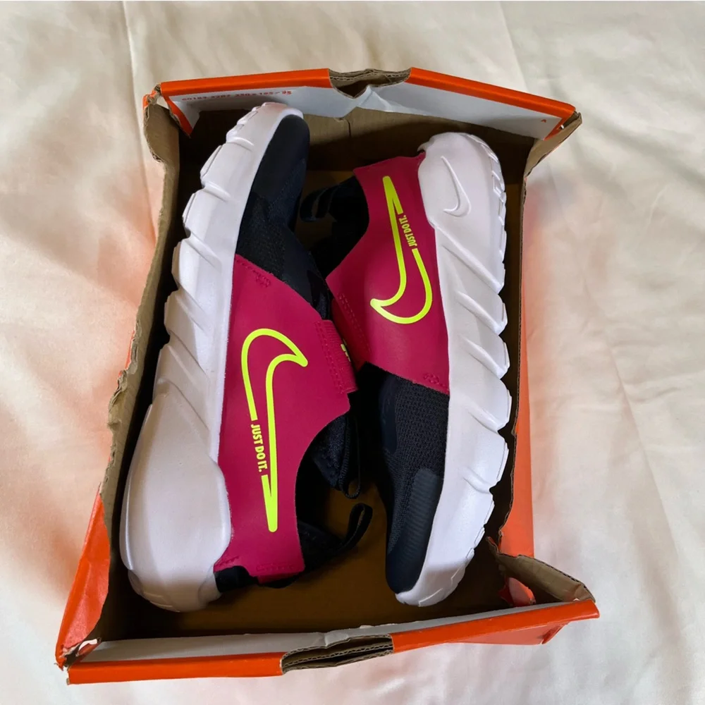 Nike Flex Runner 2 PS 'Dark Obsidian Fireberry' shoes Size 3y